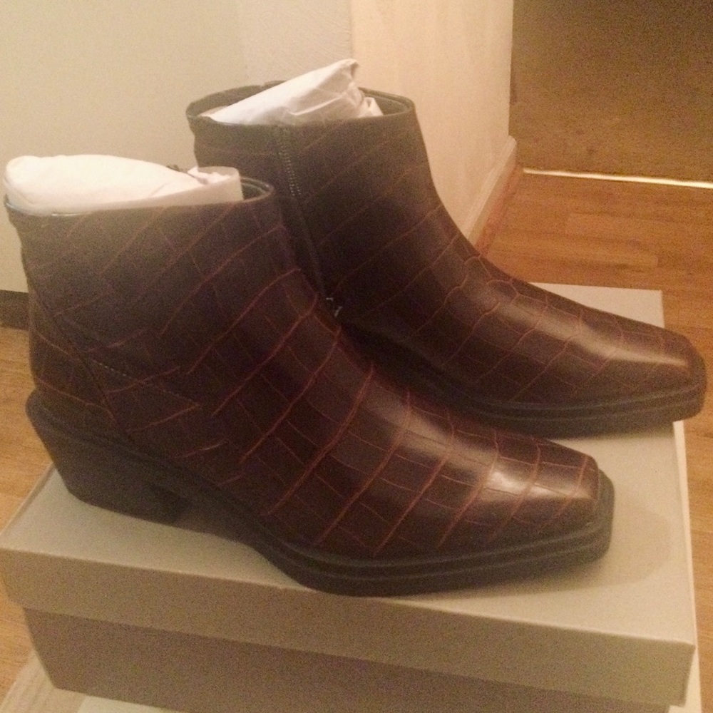 FRANCO SARTO Fina Mahogany Western Bootie